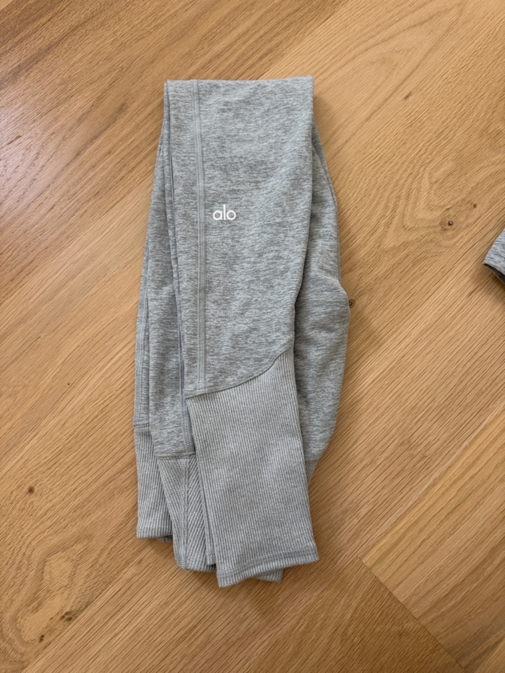 ALO Yoga Kids Light Grey Ribbed Cuff Leggings